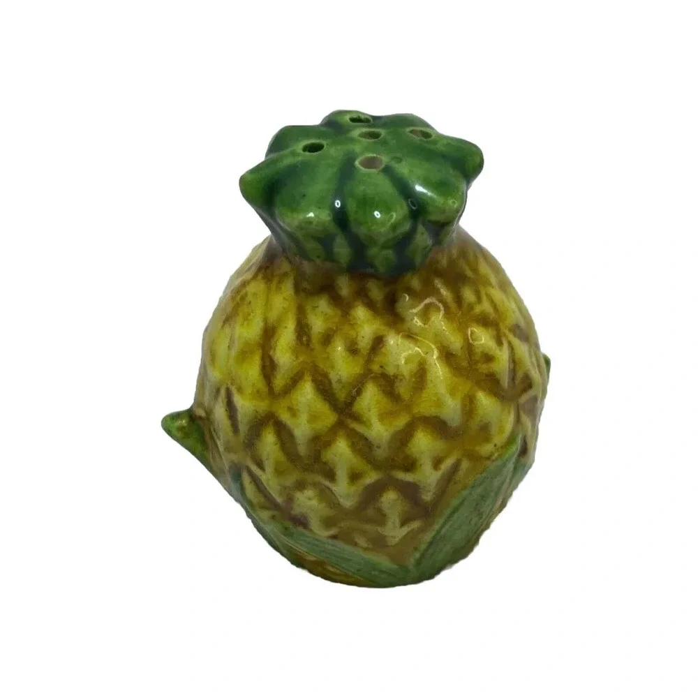 VTG Mini Pineapple Salt /Pepper Shaker Set Japan Hawaii Yellow With Green Leaves